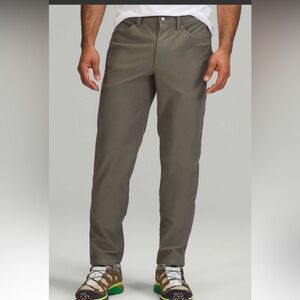 Lululemon ABC Slim-Fit Pant 34"
*Utilitech™